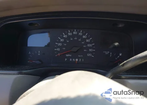 1999 Lincoln Town Car Signature из США, поврежденный, VIN 1LNHM82W6XY612217